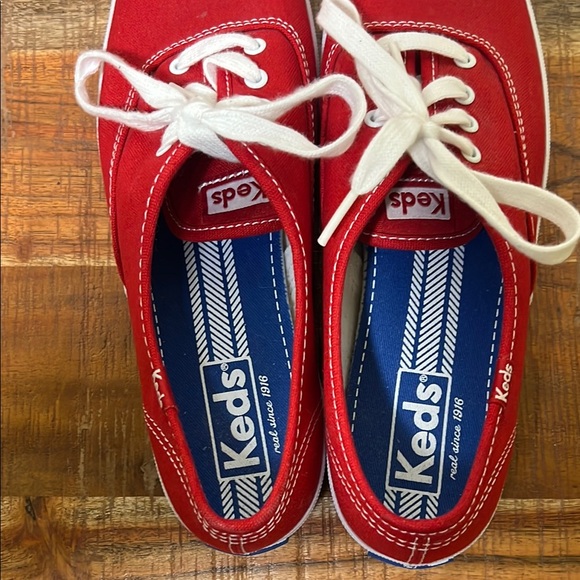 Keds Vibrant Red Canvas Shoes, Women’s 7.5 - Picture 6 of 7